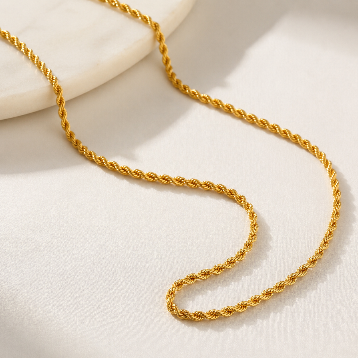 Minimal Gold Elegant Necklace